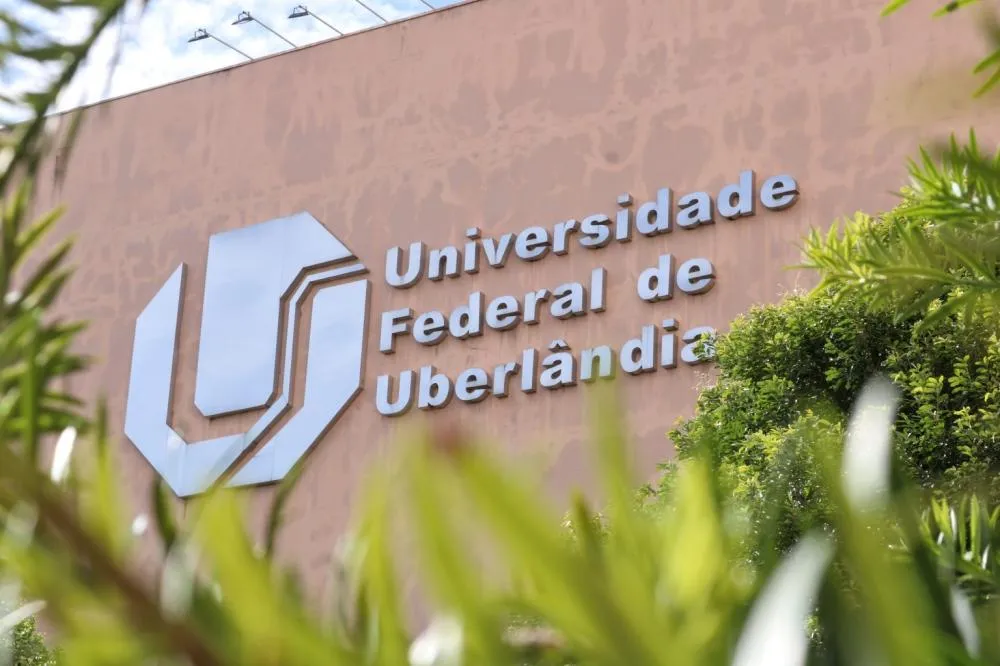 Elevador quebrado na UFU pode dificultar votação de pessoas com deficiência no segundo turno em Uberlândia
