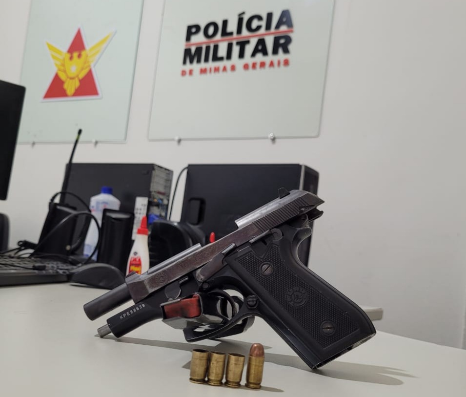Arma e munições encontradas com PM é apreendida - Foto: Divulgação 