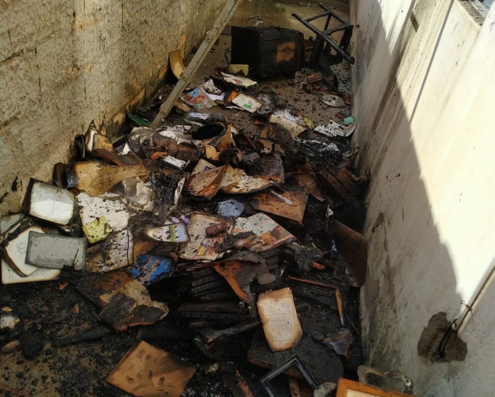 Material inflamável foi encontrado no local — Foto: Corpo de Bombeiros/Divulgação