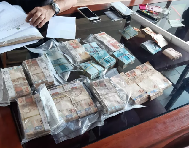 Dinheiro apreendido durante operação Balada, realizada pela PF de Uberlândia — Foto: Polícia Federal/Divulgação