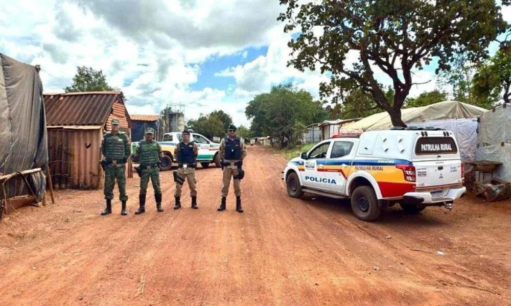 Polícia Militar montou uma operação para tentar encontrar os assassinos - crédito: PMMG
