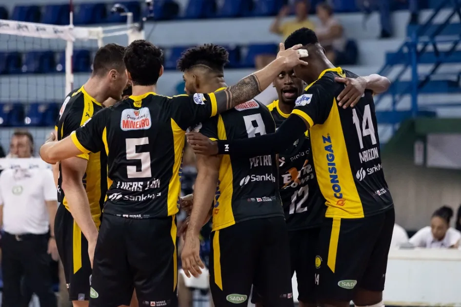 Praia Clube sofre derrota e dá adeus ao Mundial de Clubes de Vôlei