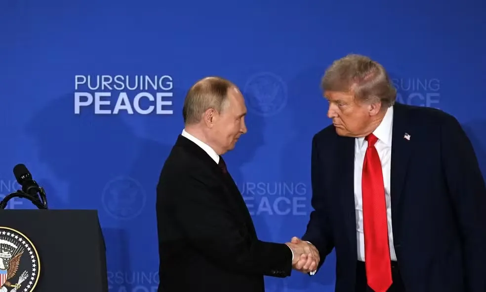Encontro de Putin e Trump no Alasca — Foto: Drew Angerer/AFP