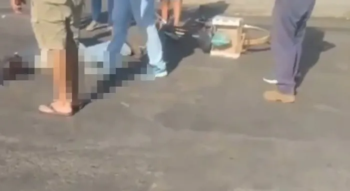 Idoso de 78 anos fica ferido após acidente entre motocicleta e bicicleta em Uberlândia